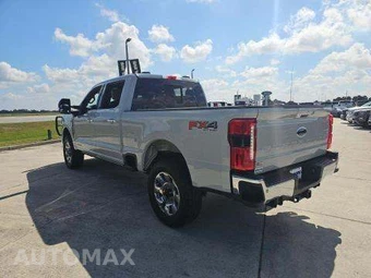 2025 Ford Super Duty F-250 Lariat Crew Cab Medium Bed - miniatura 2