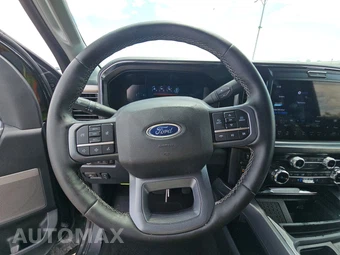 2025 Ford Super Duty F-250 Lariat Crew Cab Medium Bed - miniatura 10