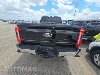 2025 Ford Super Duty F-250 Lariat Crew Cab Medium Bed - miniatura 5