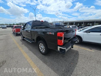 2025 Ford Super Duty F-250 Lariat Crew Cab Medium Bed - miniatura 6