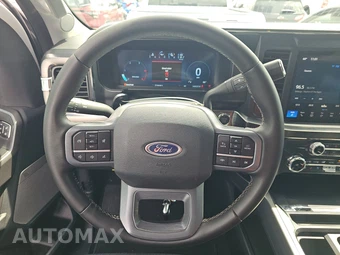2025 Ford Super Duty F-250 Lariat Crew Cab Medium Bed - miniatura 10