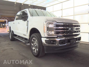 2025 Ford Super Duty F-250 Lariat Crew Cab Medium Bed - miniatura 3