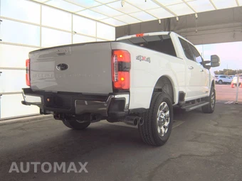 2025 Ford Super Duty F-250 Lariat Crew Cab Medium Bed - miniatura 4