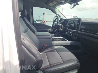 2025 Ford Super Duty F-250 Lariat Crew Cab Medium Bed - miniatura 8