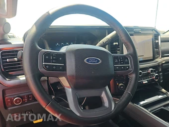 2025 Ford Super Duty F-250 Lariat Crew Cab Medium Bed - miniatura 10