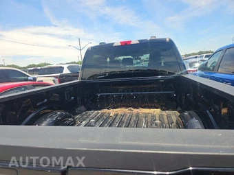 2025 Ford Super Duty F-250 Lariat Crew Cab Medium Bed - miniatura 16