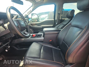 2025 Ford Super Duty F-250 Lariat Crew Cab Medium Bed - miniatura 7