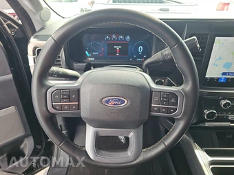 2025 Ford Super Duty F-250 Lariat Crew Cab Medium Bed - miniatura 10