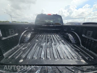 2025 Ford Super Duty F-250 Lariat Crew Cab Medium Bed - miniatura 16