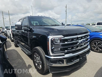 2025 Ford Super Duty F-250 Lariat Crew Cab Medium Bed - miniatura 3