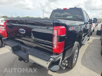2025 Ford Super Duty F-250 Lariat Crew Cab Medium Bed - miniatura 4