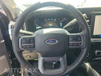2025 Ford Super Duty F-250 Lariat Crew Cab Medium Bed - miniatura 10
