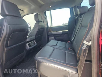 2025 Ford Super Duty F-250 Lariat Crew Cab Medium Bed - miniatura 13