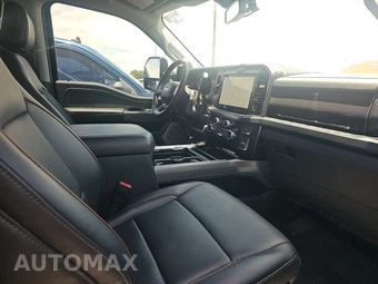 2025 Ford Super Duty F-250 Lariat Crew Cab Medium Bed - miniatura 8