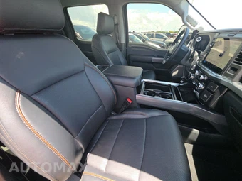 2025 Ford Super Duty F-250 Lariat Crew Cab Medium Bed - miniatura 8