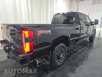 2025 Ford Super Duty F-250 Platinum Crew Cab Long Bed - miniatura 4