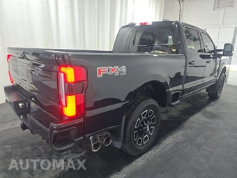 2025 Ford Super Duty F-250 Platinum Crew Cab Medium Bed - miniatura 4