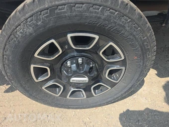 2025 Ford Super Duty F-250 Platinum Crew Cab Medium Bed - miniatura 10