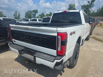 2025 Ford Super Duty F-250 Platinum Crew Cab Medium Bed - miniatura 4