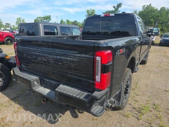 2025 Ford Super Duty F-250 Platinum Crew Cab Medium Bed - miniatura 4