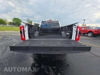 2025 Ford Super Duty F-250 Platinum Crew Cab Medium Bed - miniatura 11