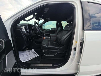 2025 Ford Super Duty F-250 Platinum Crew Cab Medium Bed - miniatura 3