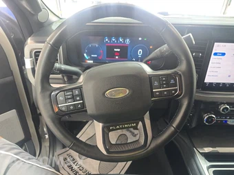 2025 Ford Super Duty F-250 Platinum Crew Cab Medium Bed - miniatura 10
