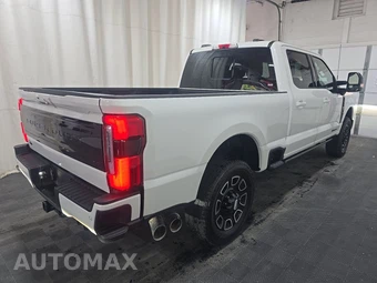 2025 Ford Super Duty F-250 Platinum Crew Cab Medium Bed - miniatura 4