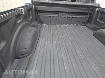 2025 Ford Super Duty F-250 Platinum Crew Cab Medium Bed - miniatura 16