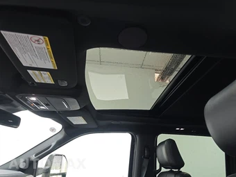 2025 Ford Super Duty F-250 Platinum Crew Cab Medium Bed - miniatura 17
