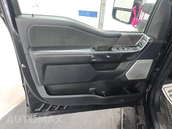 2025 Ford Super Duty F-250 Platinum Crew Cab Medium Bed - miniatura 9