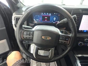 2025 Ford Super Duty F-250 Platinum Crew Cab Medium Bed - miniatura 10