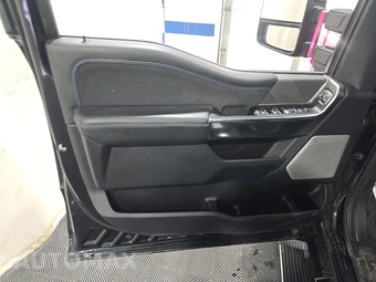 2025 Ford Super Duty F-250 Platinum Crew Cab Medium Bed - miniatura 9