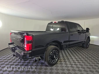 2025 Ford Super Duty F-250 Platinum Crew Cab Medium Bed - miniatura 4