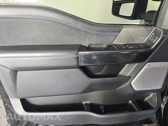 2025 Ford Super Duty F-250 Platinum Crew Cab Medium Bed - miniatura 9
