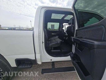 2025 Ford Super Duty F-250 Platinum Crew Cab Medium Bed - miniatura 17
