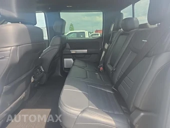 2025 Ford Super Duty F-250 Platinum Crew Cab Medium Bed - miniatura 16