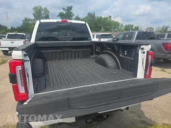 2025 Ford Super Duty F-250 Platinum Crew Cab Medium Bed - miniatura 20