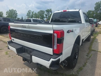 2025 Ford Super Duty F-250 Platinum Crew Cab Medium Bed - miniatura 4