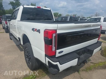 2025 Ford Super Duty F-250 Platinum Crew Cab Medium Bed - miniatura 6