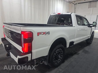 2025 Ford Super Duty F-250 Platinum Crew Cab Medium Bed - miniatura 4