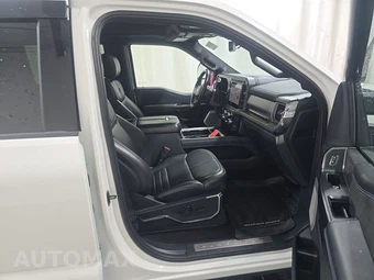 2025 Ford Super Duty F-250 Platinum Crew Cab Medium Bed - miniatura 8
