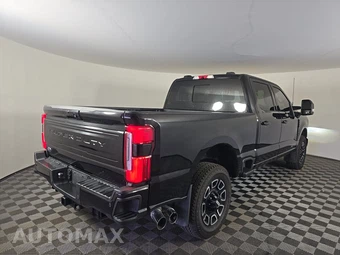 2025 Ford Super Duty F-250 Platinum Crew Cab Medium Bed - miniatura 4