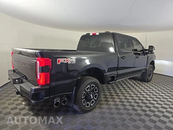 2025 Ford Super Duty F-250 Platinum Crew Cab Medium Bed - miniatura 4