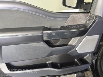2025 Ford Super Duty F-250 Platinum Crew Cab Medium Bed - miniatura 9