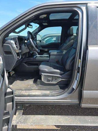 2025 Ford Super Duty F-250 Platinum Crew Cab Medium Bed - miniatura 6