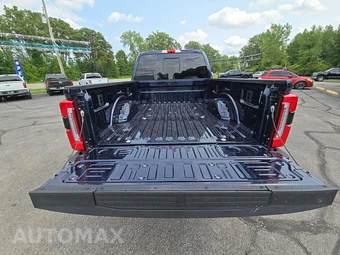 2025 Ford Super Duty F-250 Platinum Crew Cab Medium Bed - miniatura 11