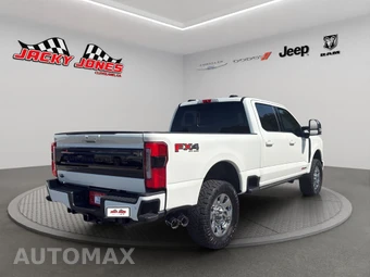 2025 Ford Super Duty F-250 Platinum Crew Cab Medium Bed - miniatura 11