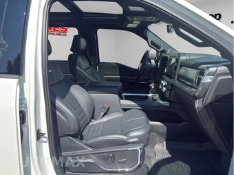 2025 Ford Super Duty F-250 Platinum Crew Cab Medium Bed - miniatura 17