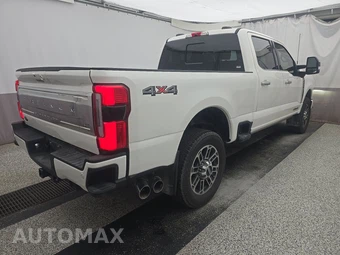 2025 Ford Super Duty F-250 Platinum Crew Cab Medium Bed - miniatura 4